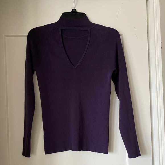 Banana Republic mock neck with cut out size XS - Picture 2 of 4